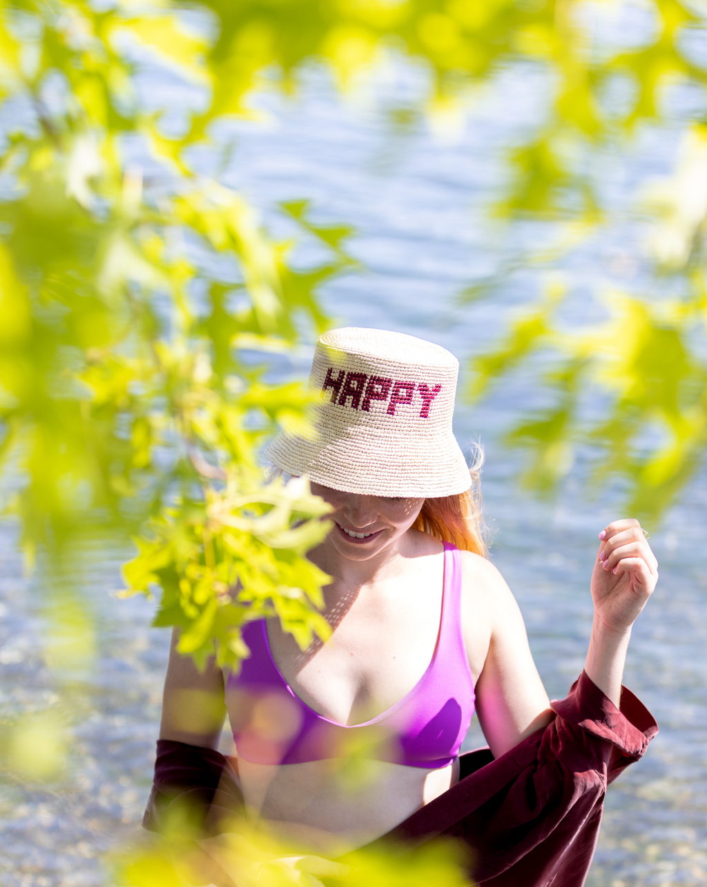 HAPPY HAT IN CHERRY POUR
